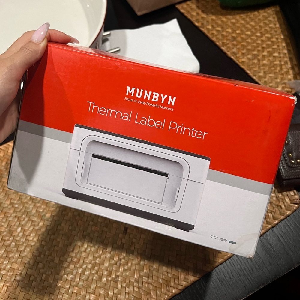MUNBYN Shipping Label Printer P941. Label maker